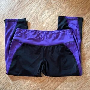 W Sport Womens athletic capri L 
Black/purple